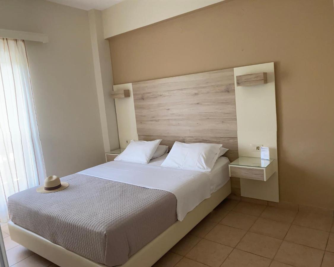 Poseidon Studios & Apartments Palaiochora Exteriér fotografie