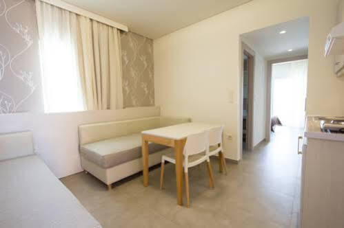Poseidon Studios & Apartments Palaiochora Exteriér fotografie